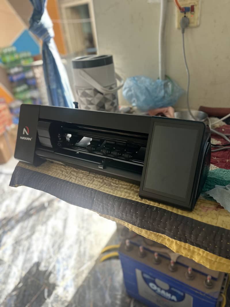 Paper cutting machine 0