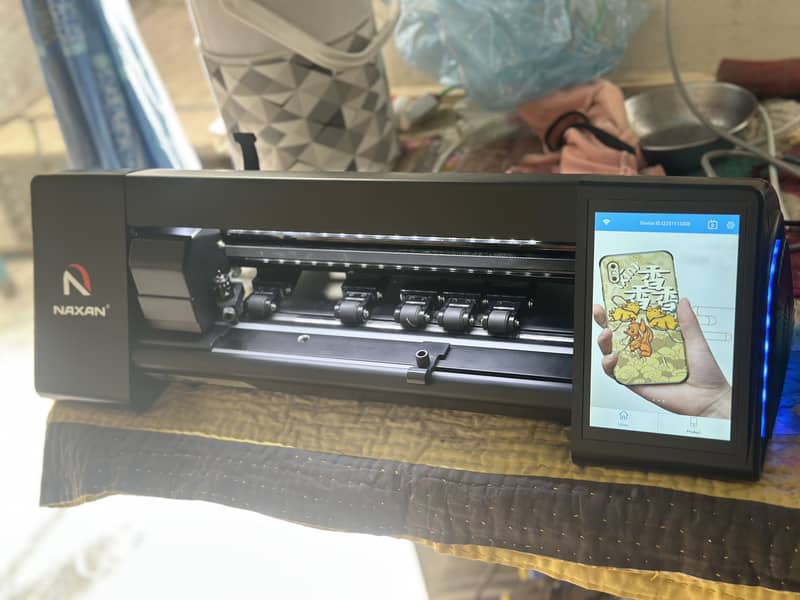 Paper cutting machine 1