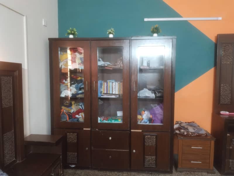King Size Wooden Bed Set with Dressing Table & Showcase 1