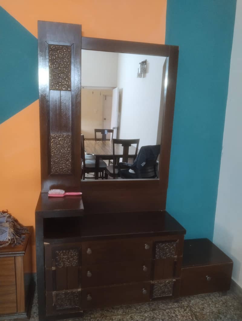 King Size Wooden Bed Set with Dressing Table & Showcase 2