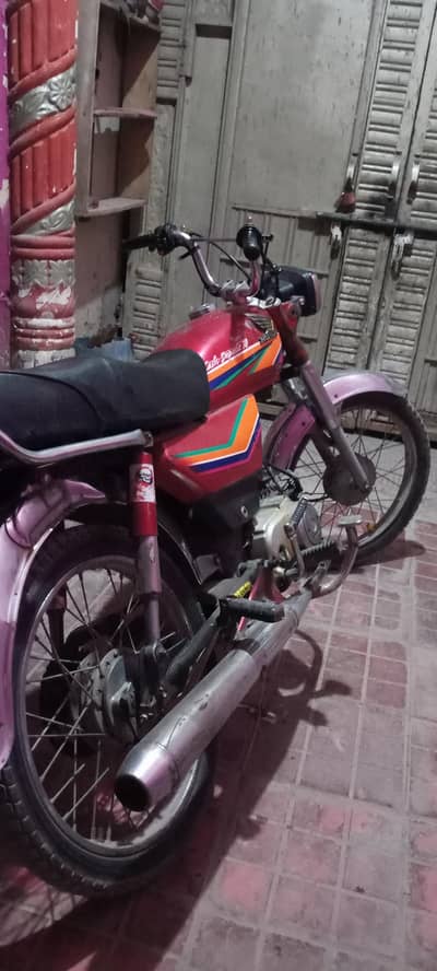 bike Honda cdi 7t 2011 model Lahore number urgently for sale