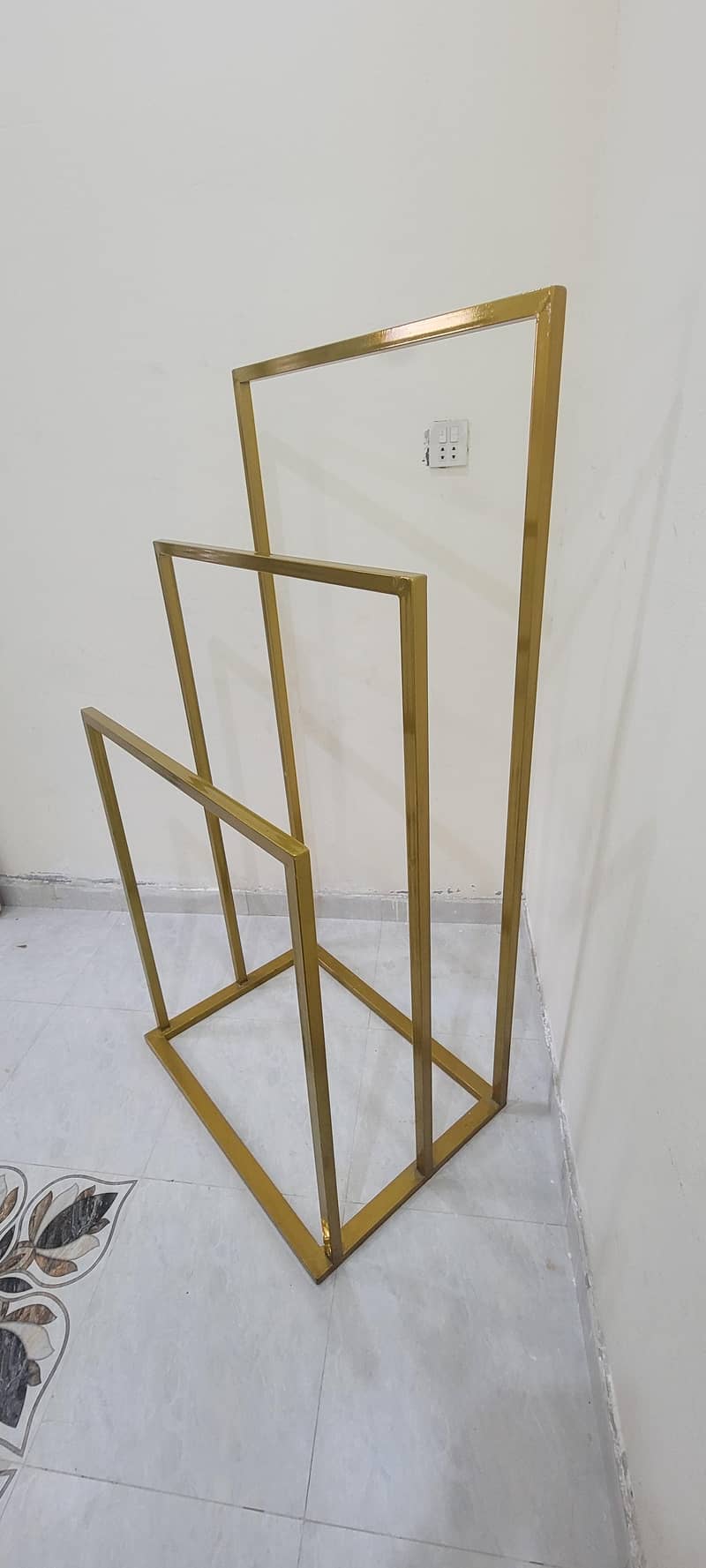 clothes stand 1