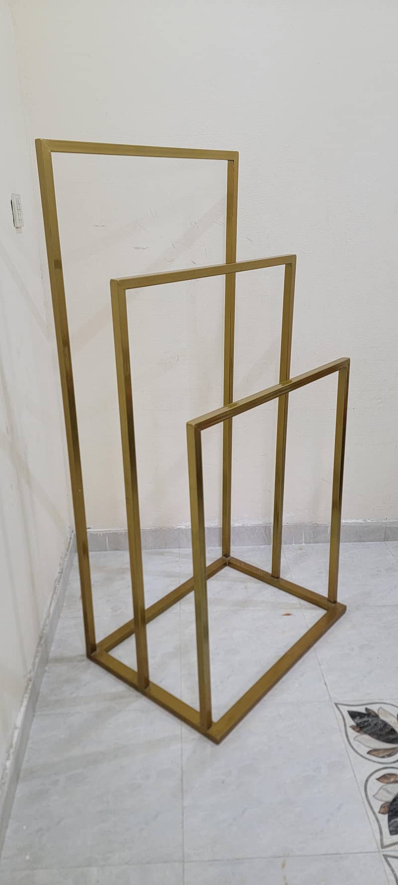 clothes stand 2