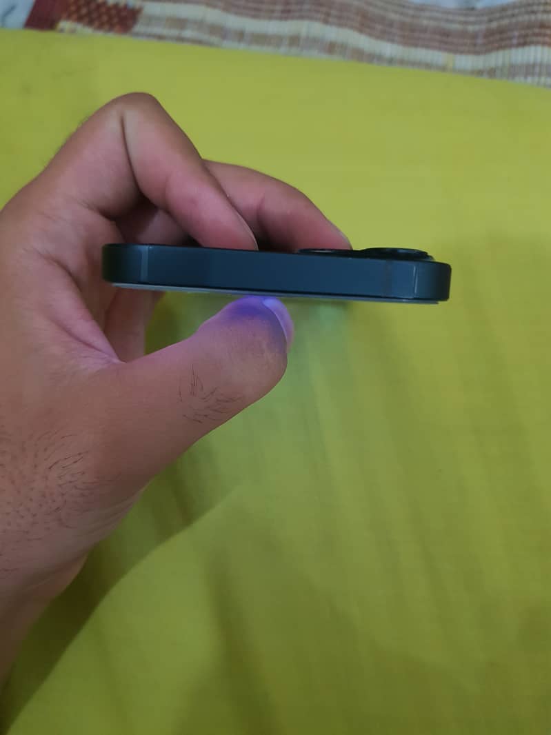 iPhone 13 1