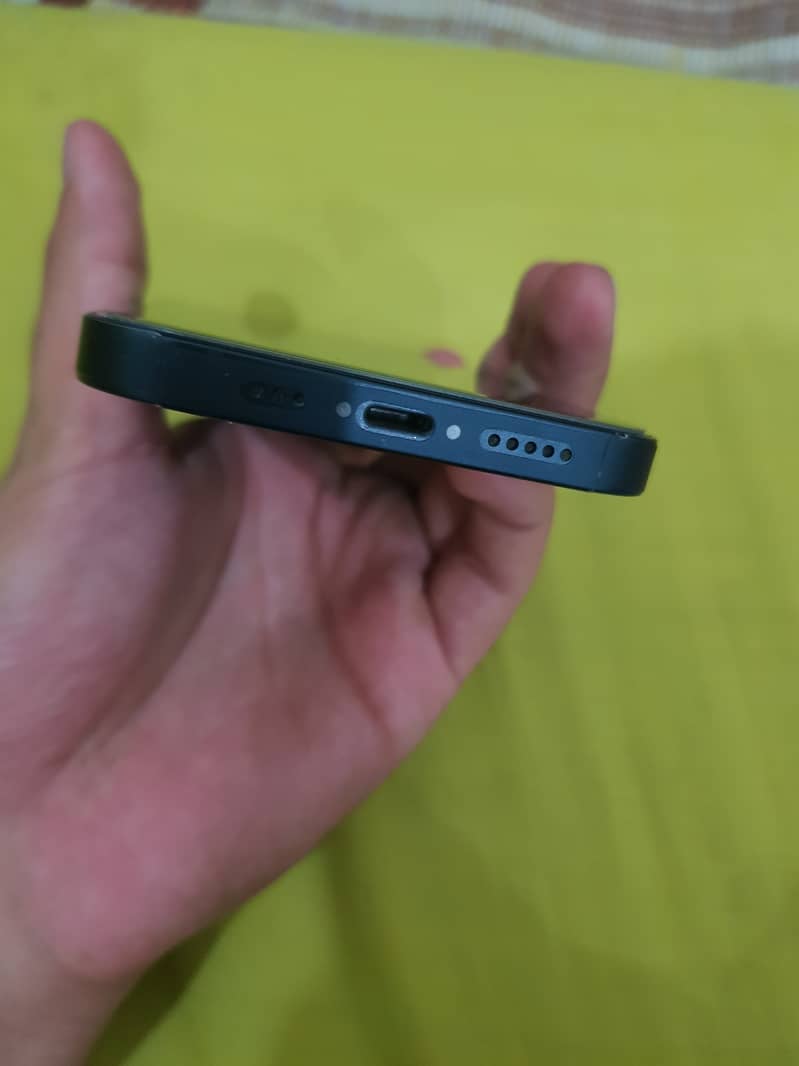 iPhone 13 3