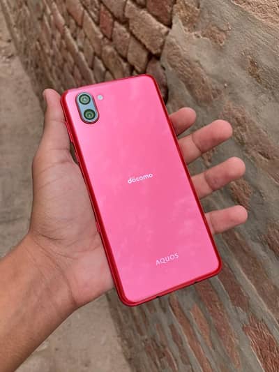 Sharp Aquos R3