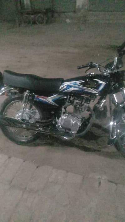 Honda 125 arjunt sale good bike bilkul new