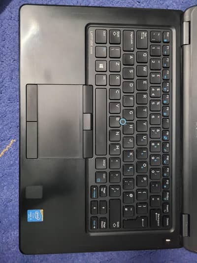 Dell latitude 5450.5th gen - 8 gb 128 gb