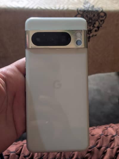 google pixel 8 pro 12/256 fresh condition neachy wali pr dote h Jo p