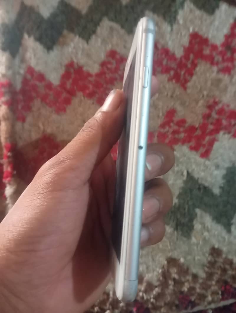 Apple iPhone 7 2