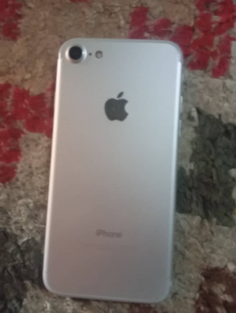 Apple iPhone 7 3
