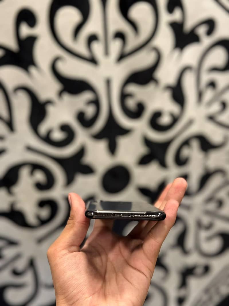 Apple iPhone X 5
