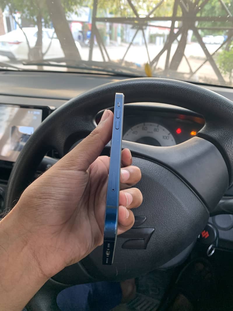 Apple iPhone 12 2