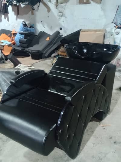 Barber chair/Cutting chair/ Shampoo unit/Trolly/Saloon Furniture.