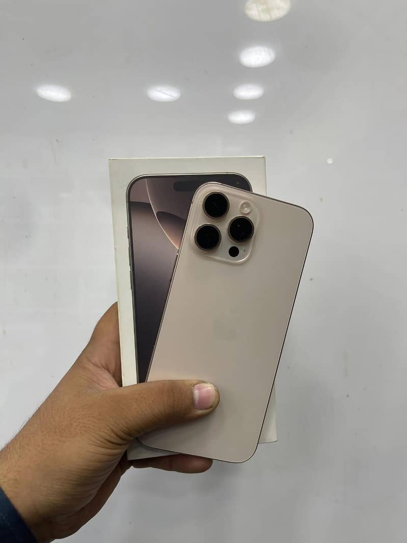 Apple iPhone 16 Pro Max 3