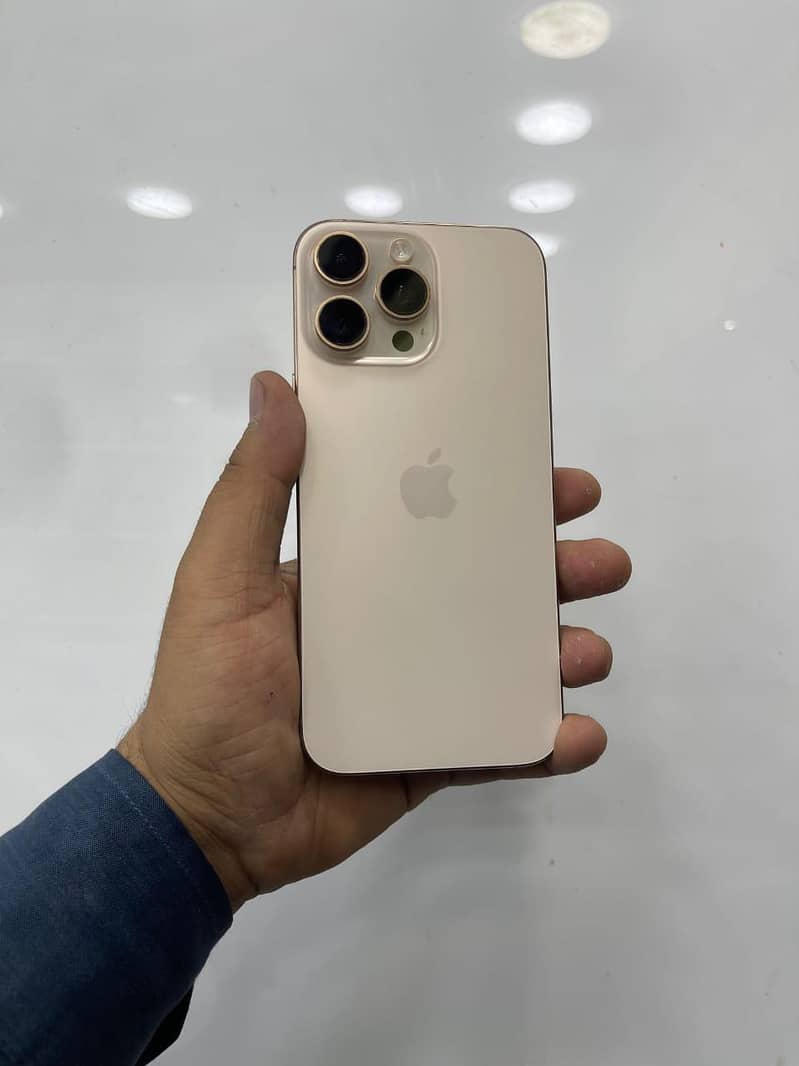 Apple iPhone 16 Pro Max 6