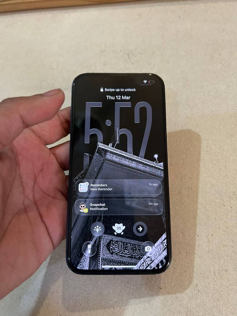 Apple iPhone 13 0