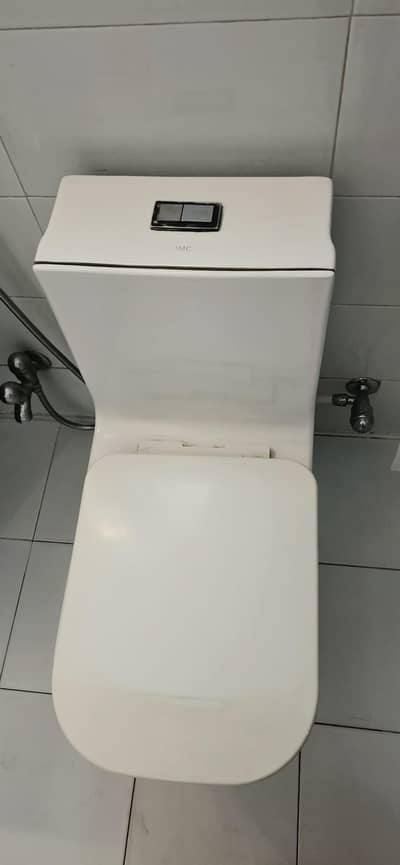 Commode IMC Brand, good condition.