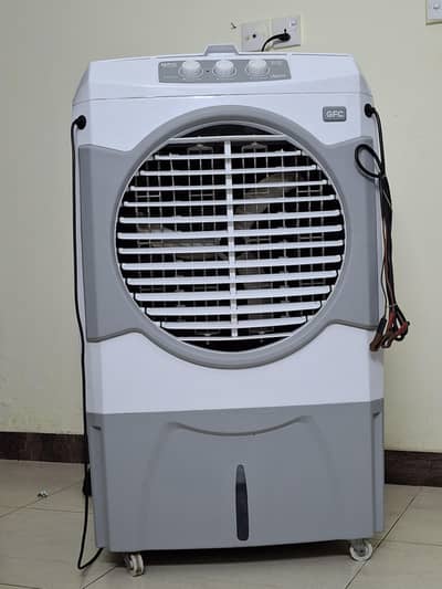 GFC Only 2 Months Used AC/ DC Cooler