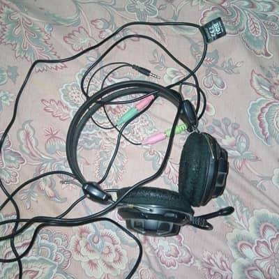 A4Tech Wired Headphones – Good Condition – Rs. 1,000