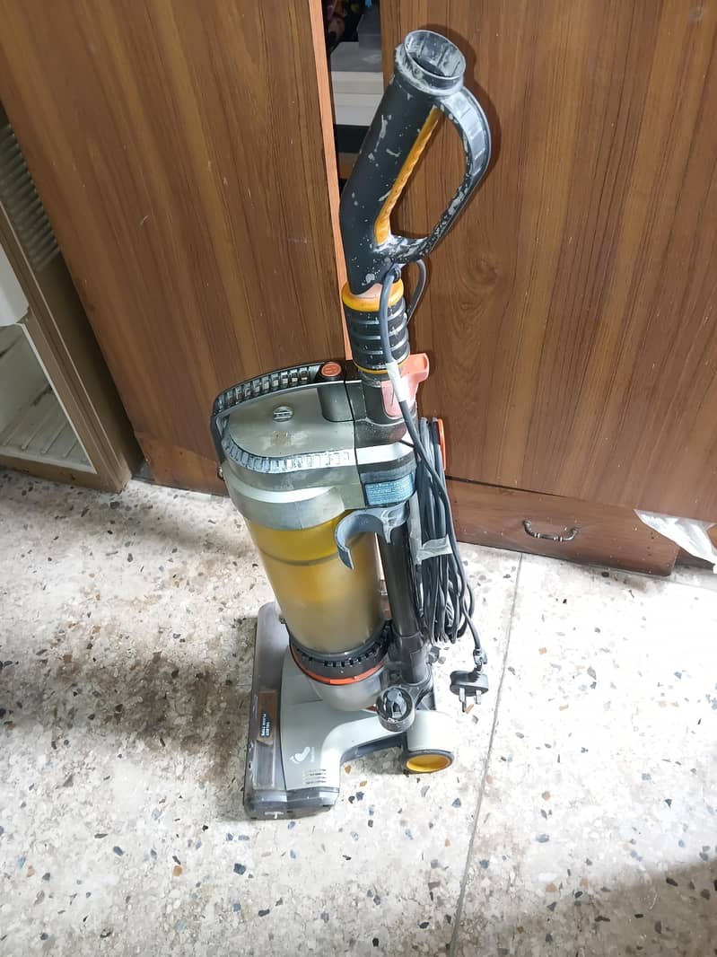 VACUUM CLEANER 4