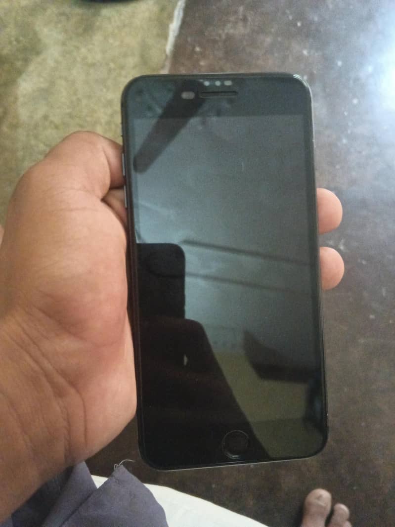Apple iPhone 8 Plus 0