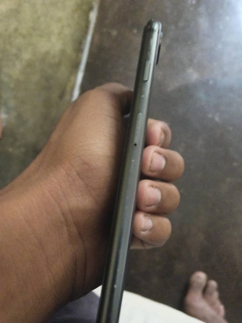 Apple iPhone 8 Plus 1