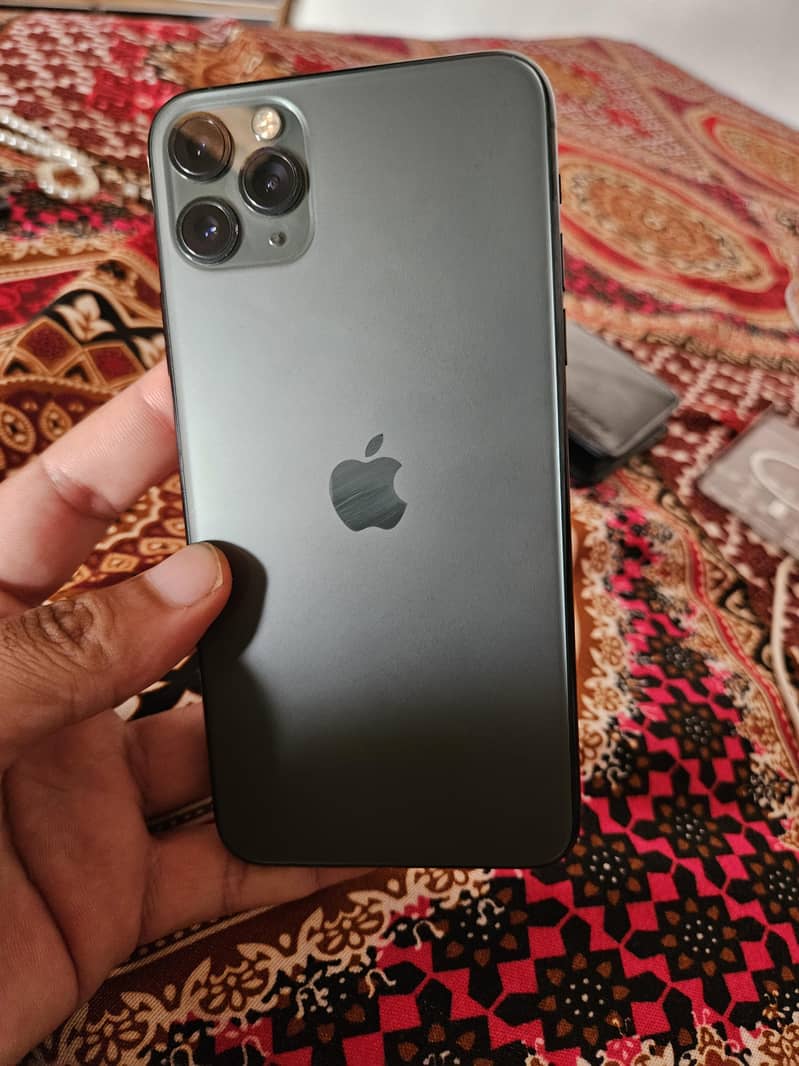 Apple iPhone 11 Pro Max 9