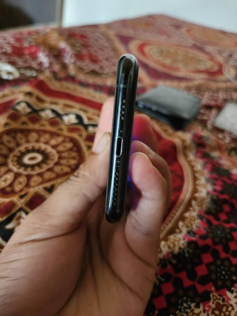 Apple iPhone 11 Pro Max 10