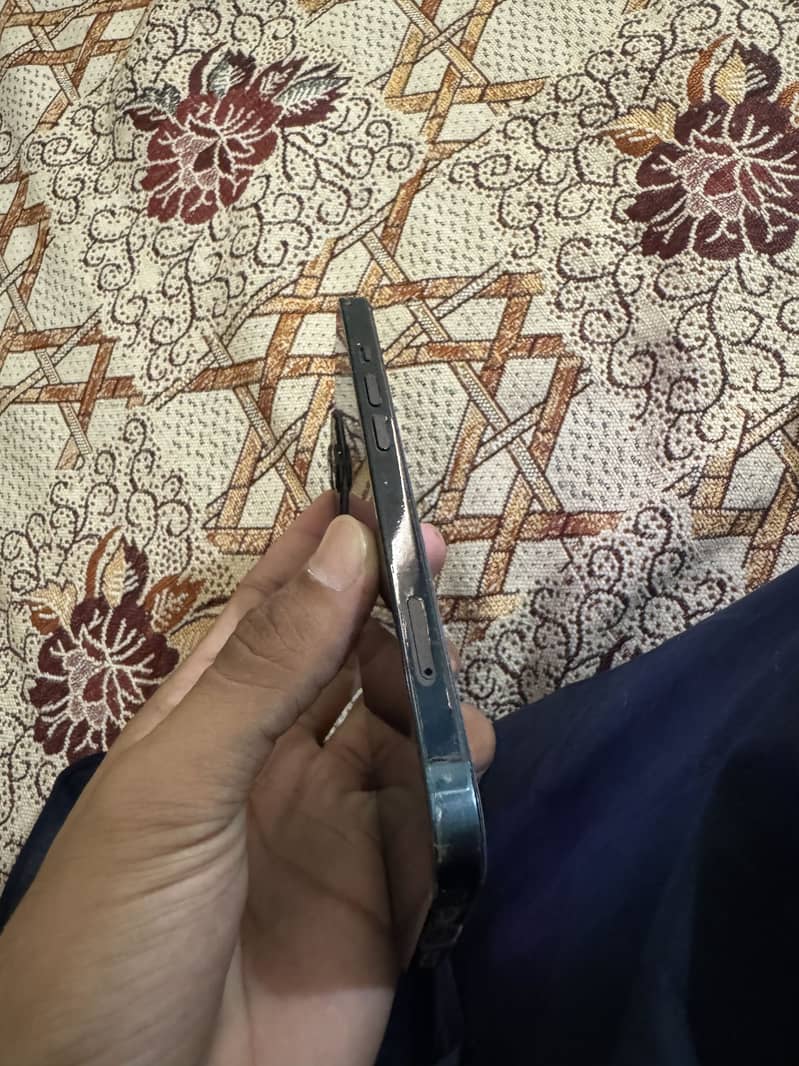 Apple iPhone 13 3