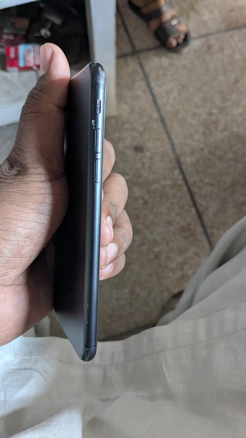 Apple iPhone 7 3