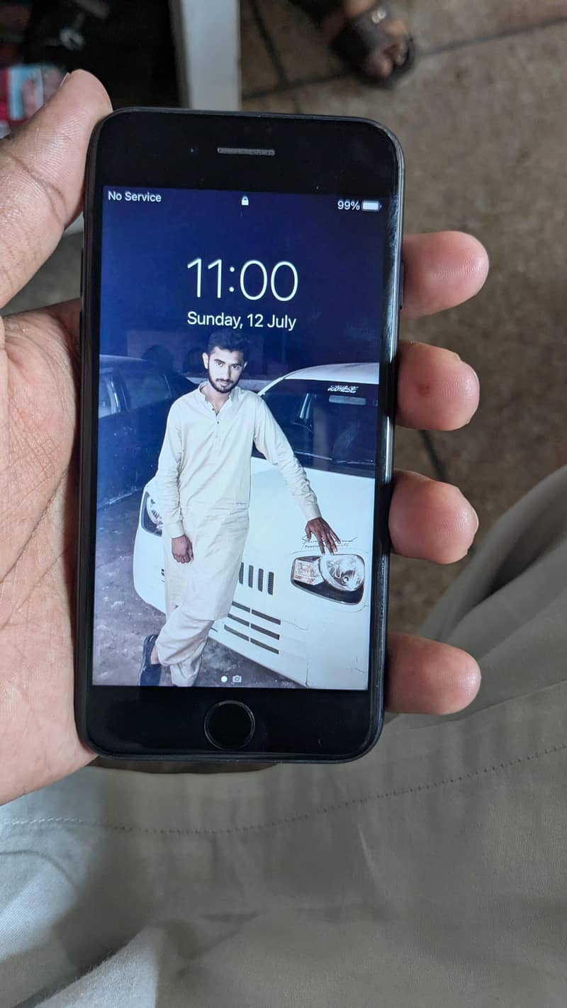 Apple iPhone 7 7