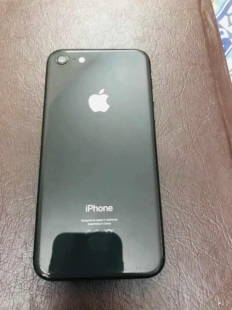 Apple iPhone 8 1