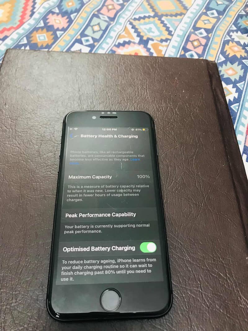 Apple iPhone 8 3