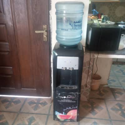 water Dispenser working condition ( Sale Urgently )