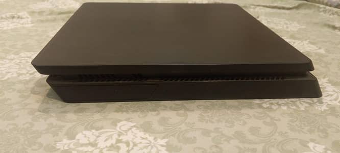 PS4 SLIM 1TB (Non- JB) With GTA5, Batman Arkham knight, city & Asylum