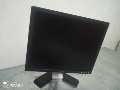 Dell 17-inch LED monitor for sell in excellent working conditions.
