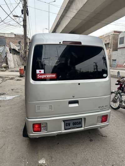 Suzuki Every 2010