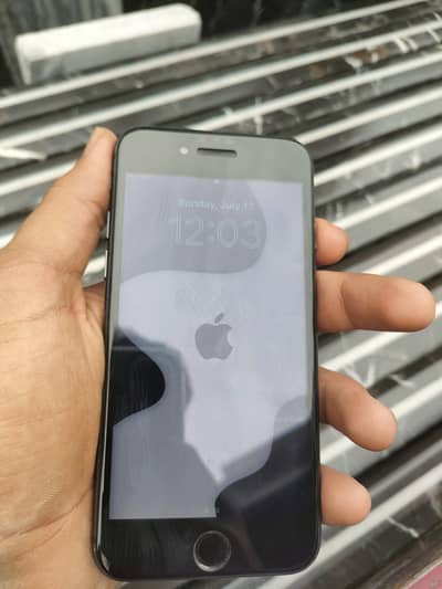 Apple iPhone 8