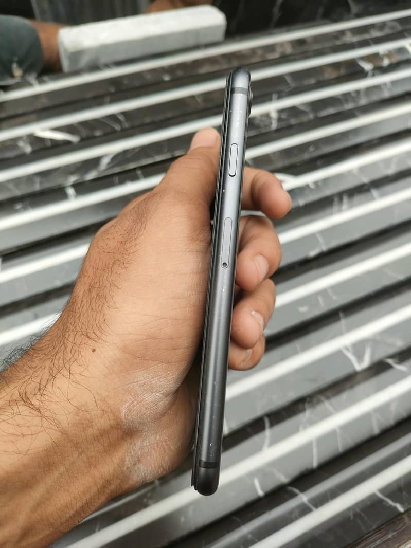 Apple iPhone 8 1