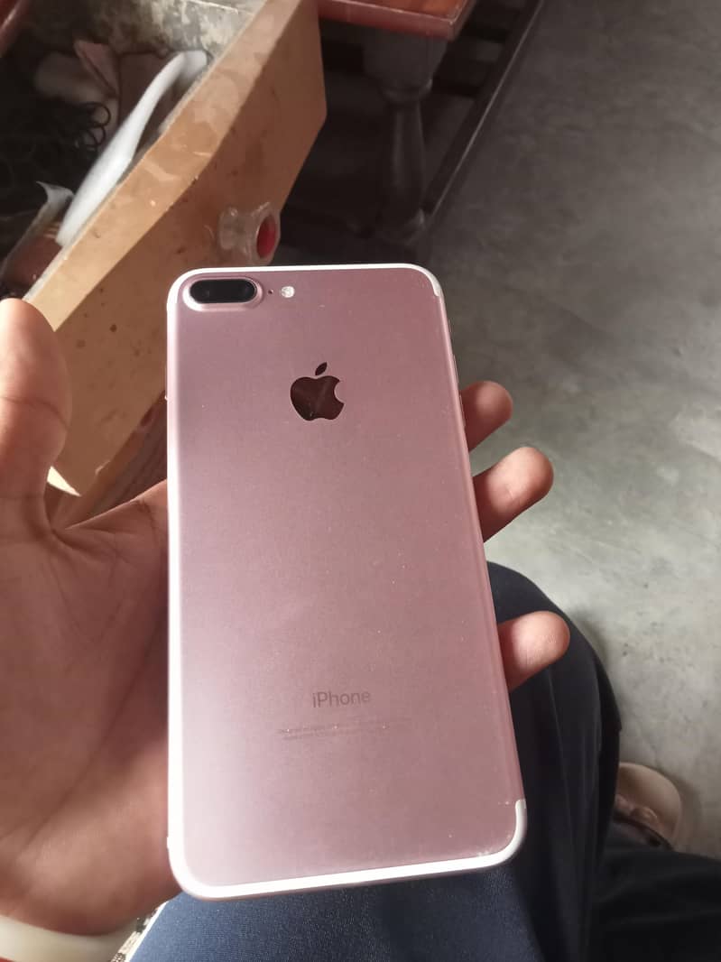 Apple iPhone 7 Plus 0