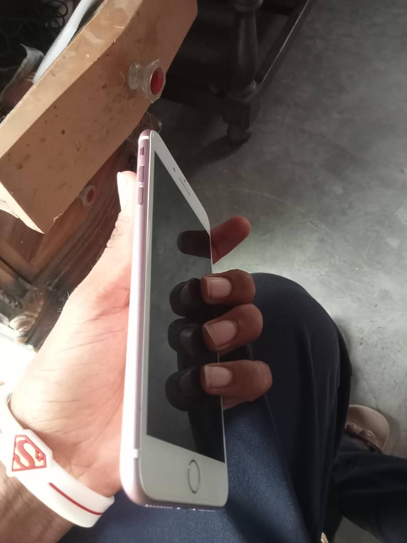Apple iPhone 7 Plus 1