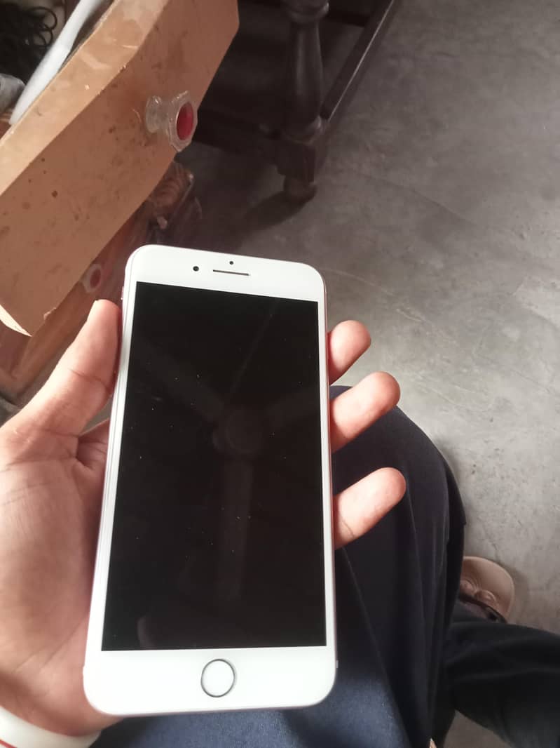 Apple iPhone 7 Plus 3