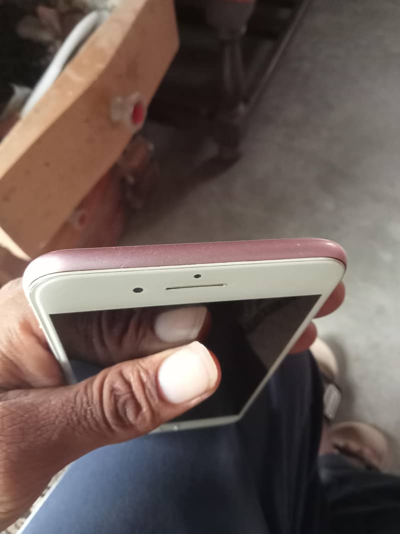 Apple iPhone 7 Plus 4