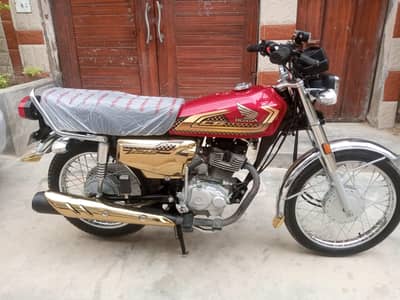 Honda Cg125se 2025 self start with 5 gears brand new genuine condition
