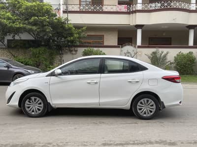 Toyota yaris Gli 1.3 automatic