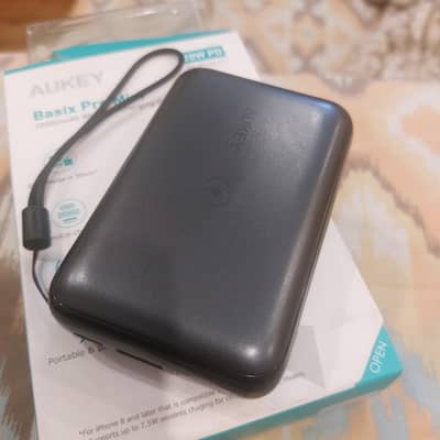 Aukey Wireless charging powerbank 10000mah
