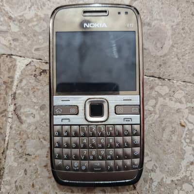 Nokia E72