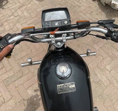 CD-70 BLACK COLOUR JUST LIKE NEW