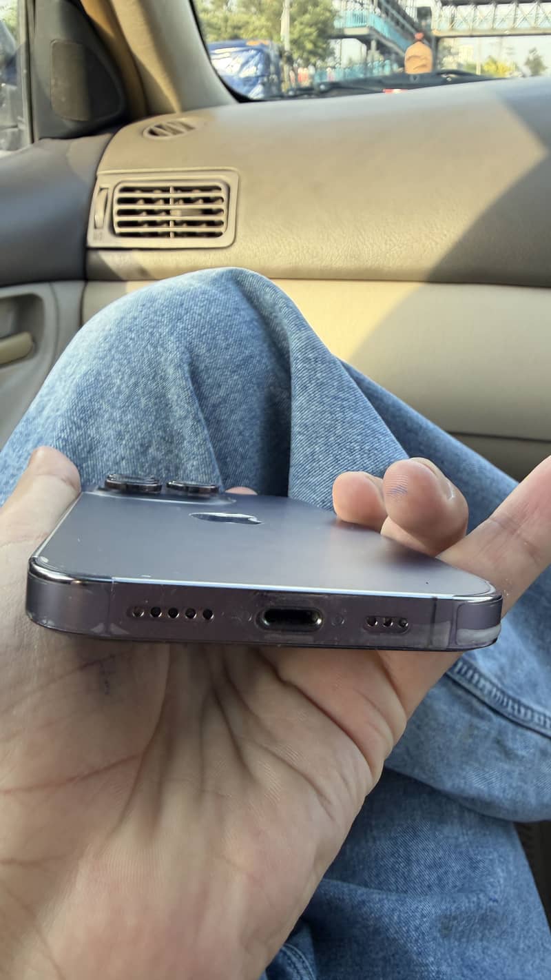 Apple iPhone 14 Pro 0
